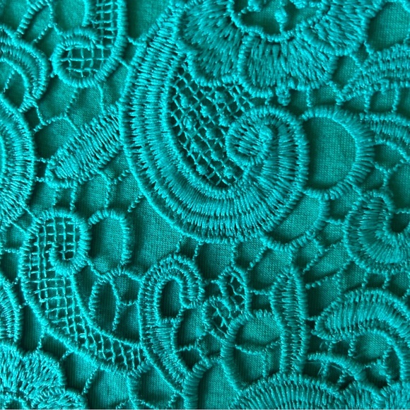 Leo & Ugo - French Designer Lace Dress – Bold Green Elegance “MADE IN FRANCE!” - Picture 10 of 11